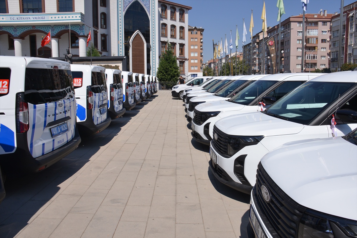 Kütahya\'da 37 Yeni Emniyet Aracı Teslim Edildi