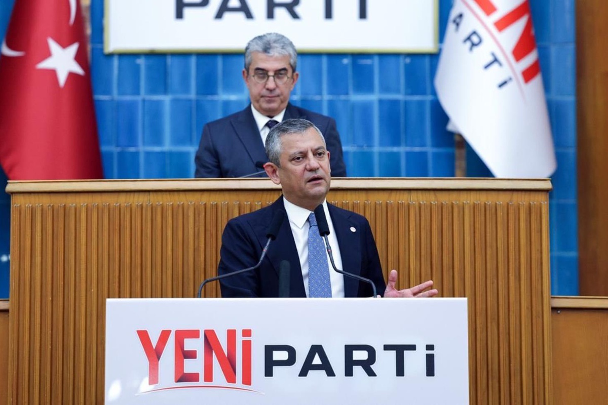Özgür Özel\'e kötü haber: Yeni Parti\'den ilk istifalar geldi