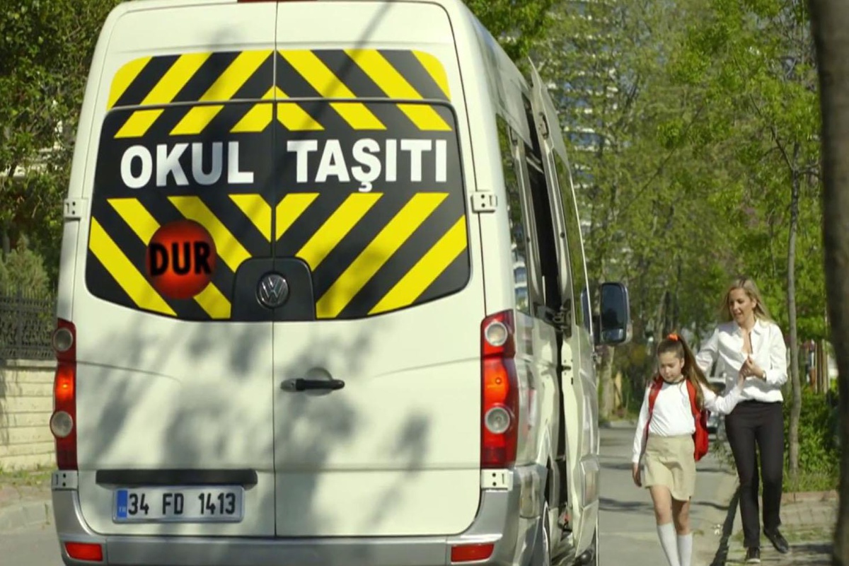 Milyonlarca veliyi ilgilendiriyor! İstanbul\'da servis ücretleri 90 bin TL\'yi aştı