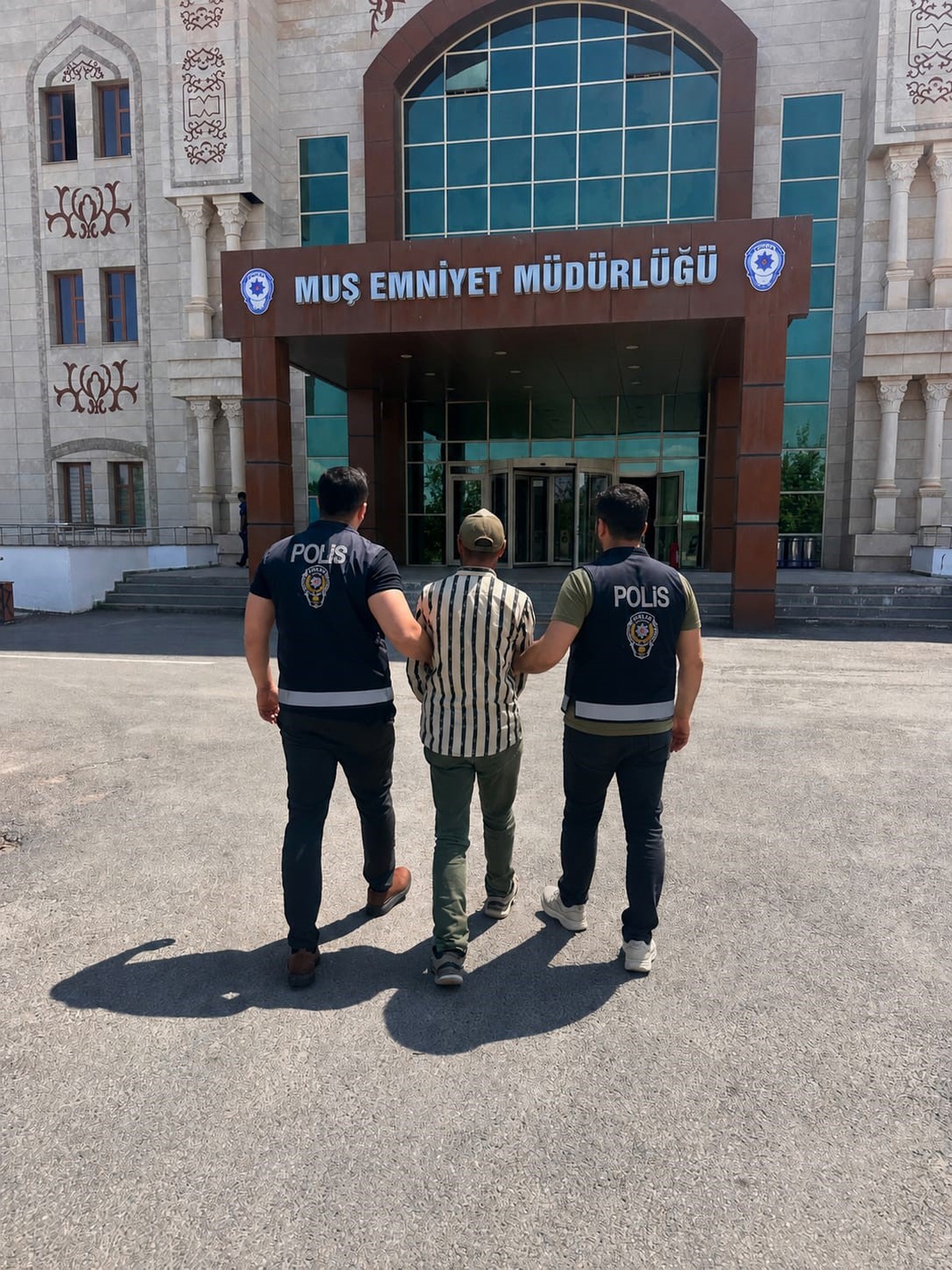 Muş\'ta Aranan Hırsız Yakalandı