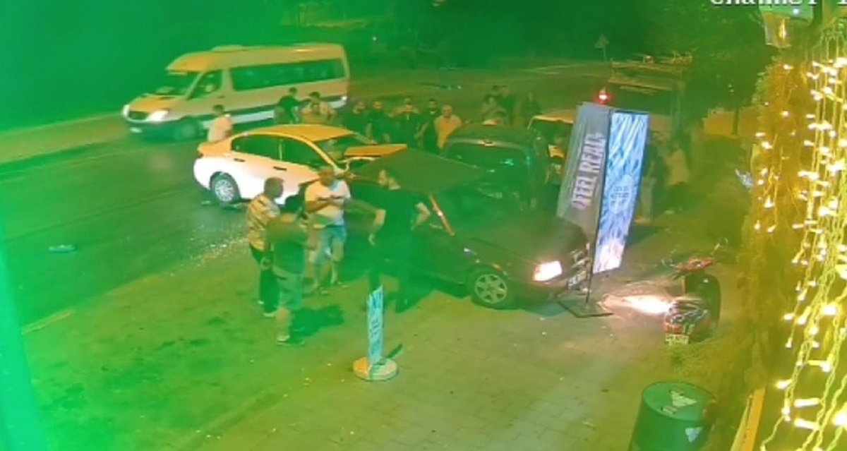 \'Dur\' ihtarına uymadı, ortalığı savaş alanına çevirdi: Alkollü sürücü 4 aracı biçti