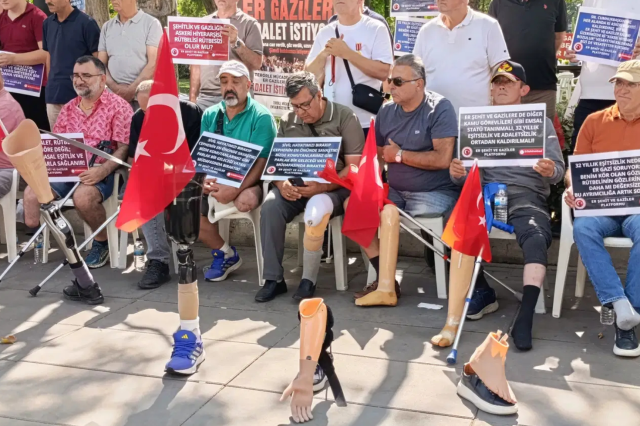 Şehit yakınları ve gazilerin 38 gündür süren oturma eylemine müdahale