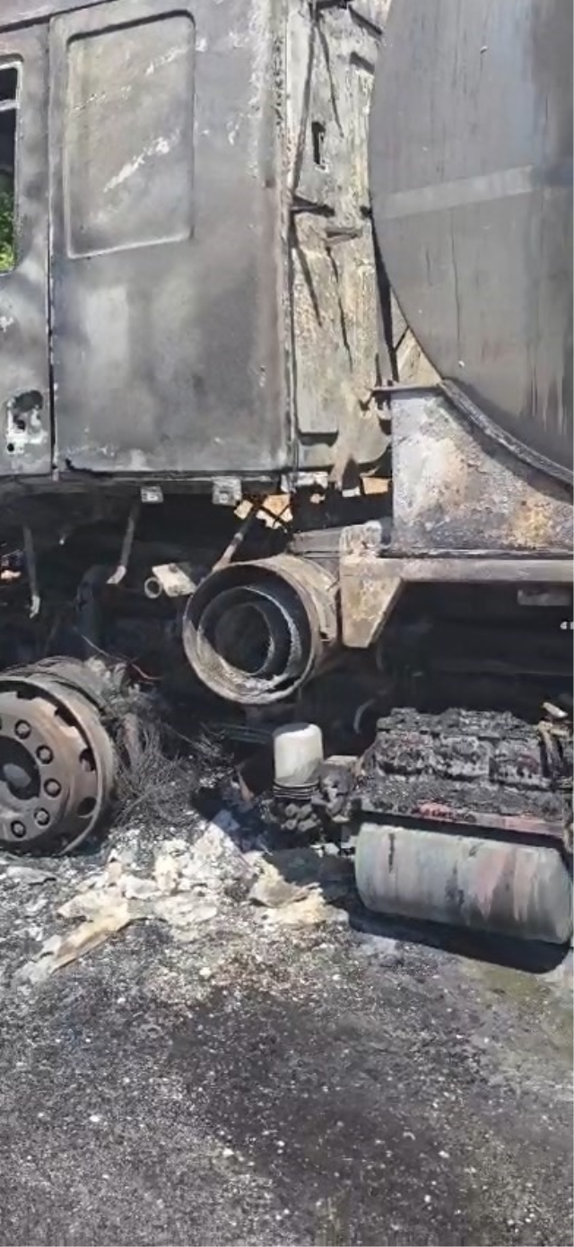 Süt kamyonunda çıkan yangın ormana sıçradı, Kütahya’ya doğru ilerliyor