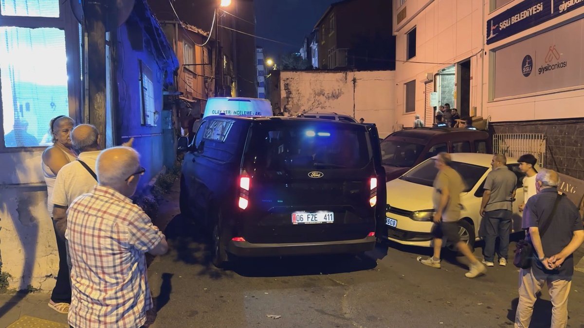 Şişli\'de Metruk Binada Ceset Bulundu