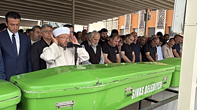 Aynı kaderi paylaştılar! Yan yana defnedildiler