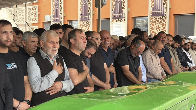 Aynı kaderi paylaştılar! Yan yana defnedildiler