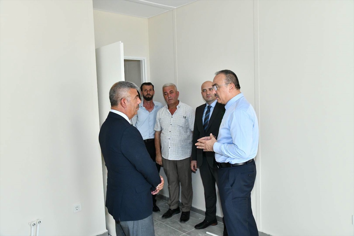 Vali Soytürk\'ten Sağlamtaş Ortaokulu İncelemesi