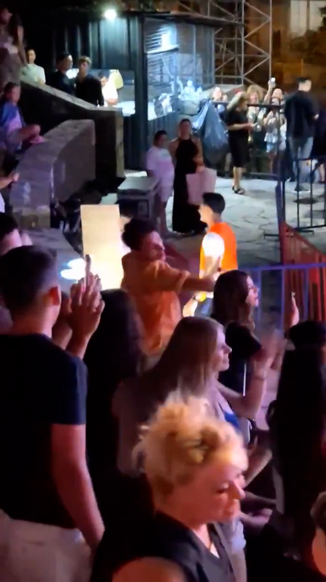Hadise “Kıvır be” diyerek sahneye çağırdı! Sonrası olay oldu