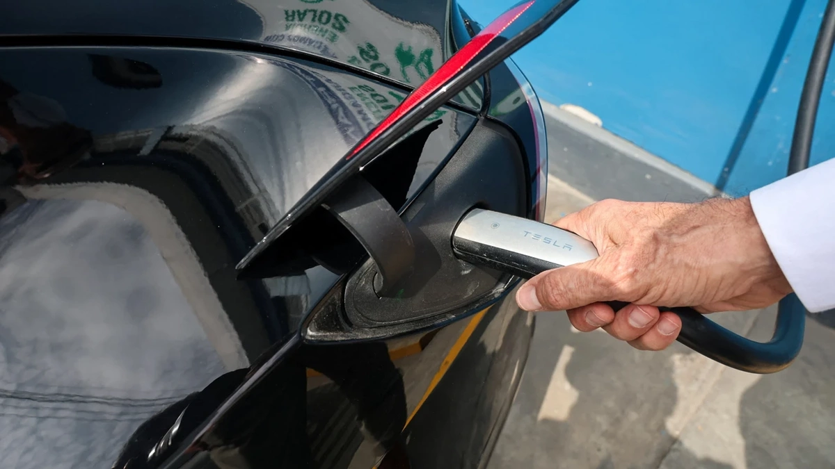 Akaryakıt Fiyatları Elektrikli Araçları Artırdı