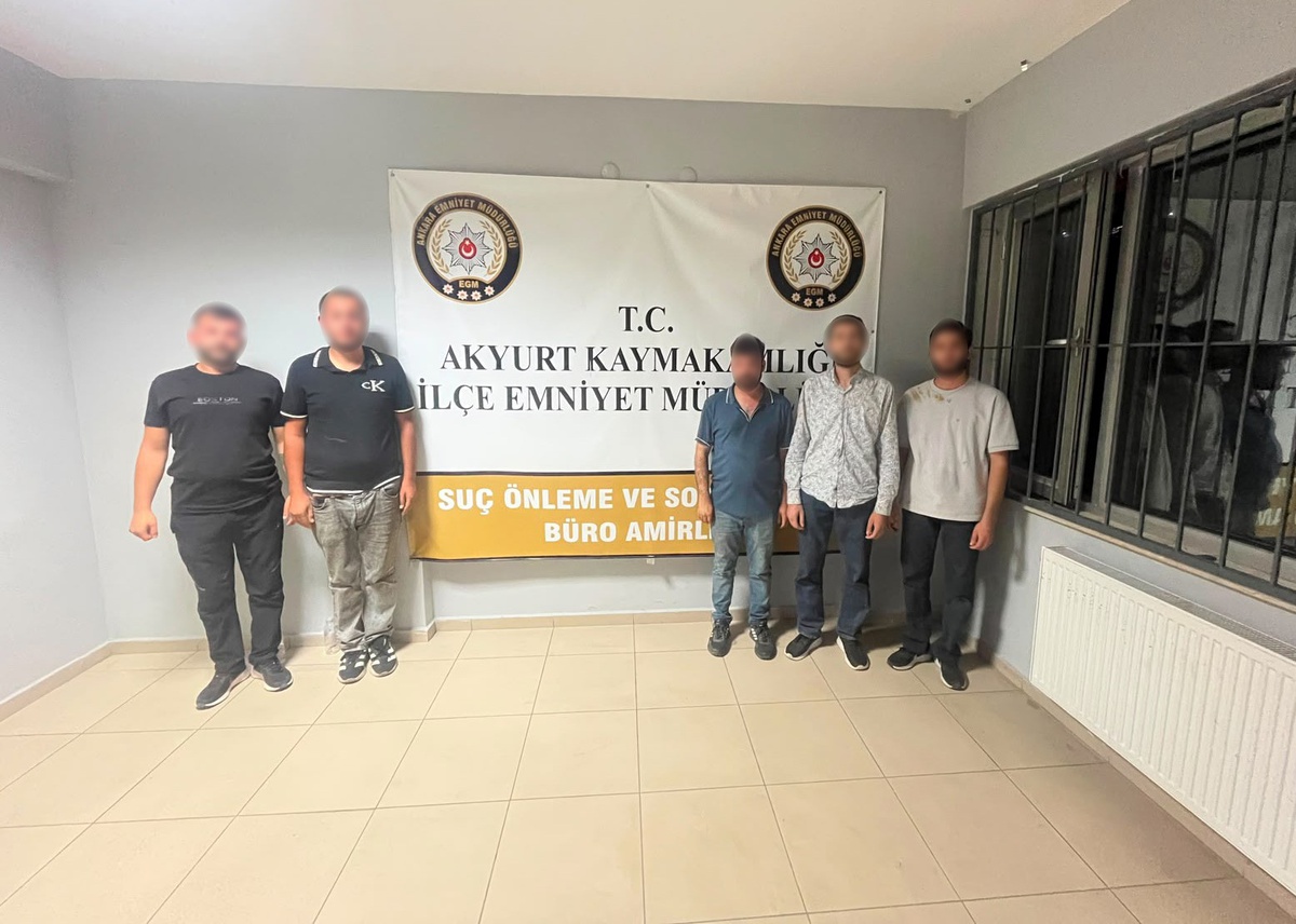 Akyurt\'ta Uyuşturucu Kaçakları Yakalandı