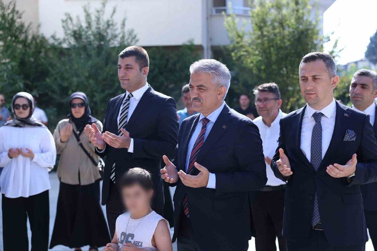 Düzce\'den Tarih Yolculuğuna Çocuklar Uğurlandı