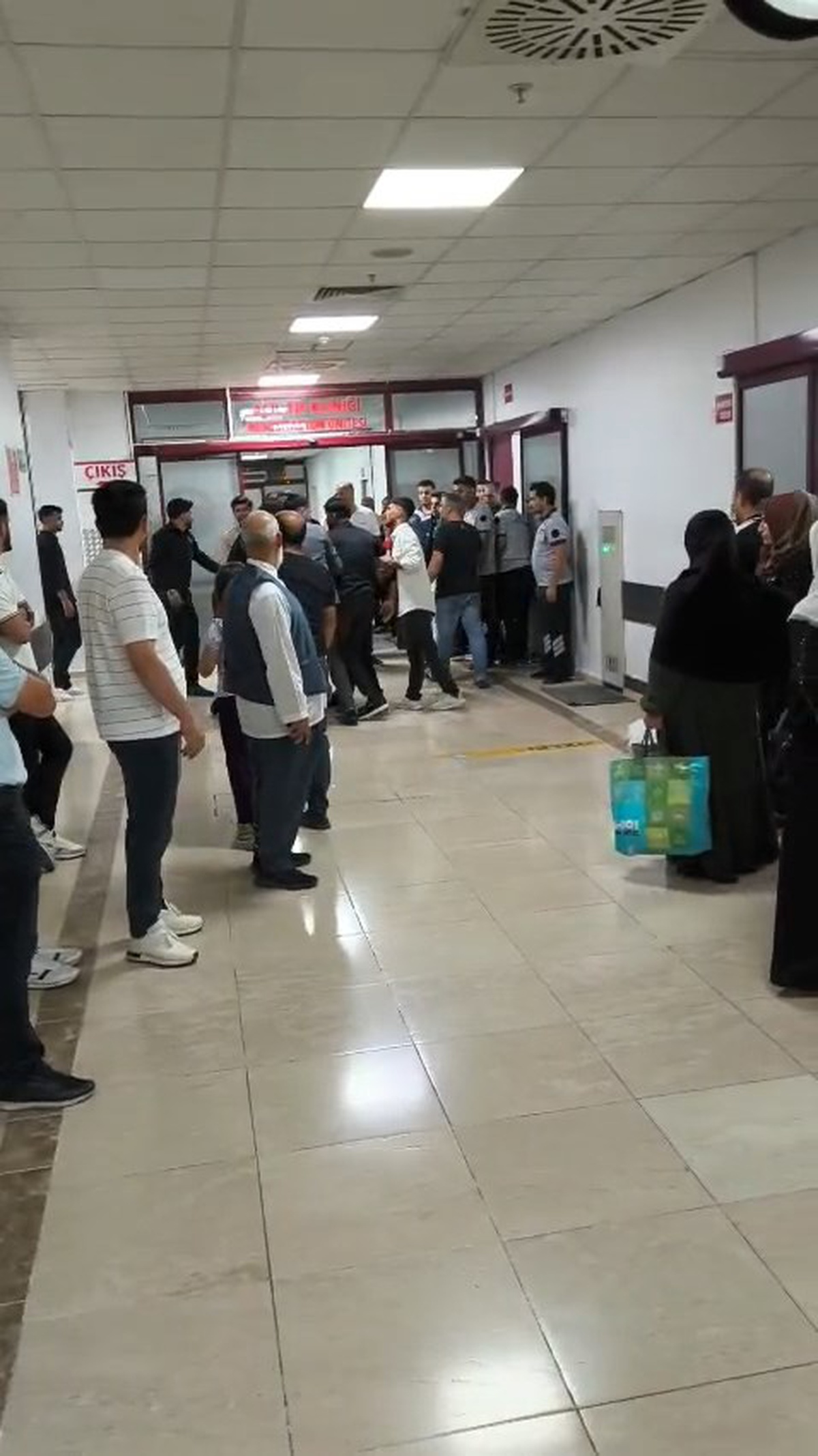 Diyarbakır\'da Düğün Salonunda Havai Fişek Kazası