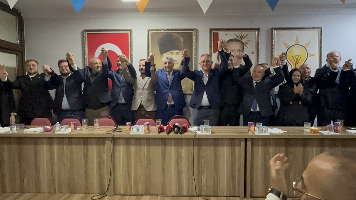 Bakan Bolat\'tan Tavşanlı\'da Rozet Töreni ve Mesajlar