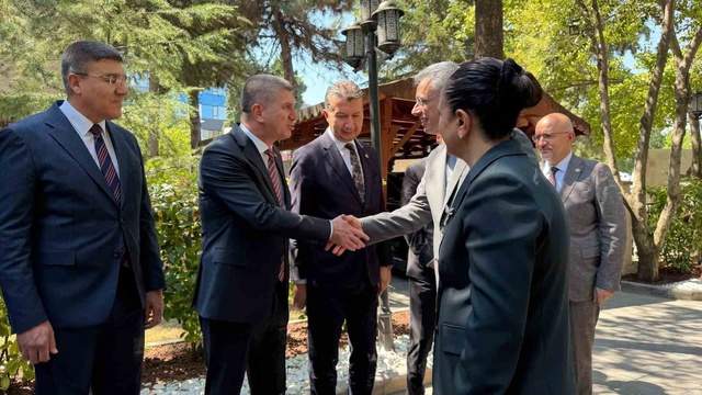 Bakan Memişoğlu'ndan sağlık çalışanlarına müjde: Hastanelere 24 saat kreş hizmeti geliyor