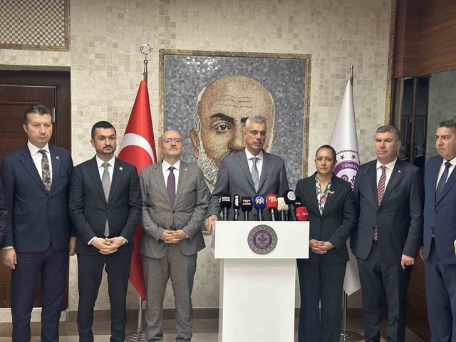 Bakan Memişoğlu'ndan sağlık çalışanlarına müjde: Hastanelere 24 saat kreş hizmeti geliyor