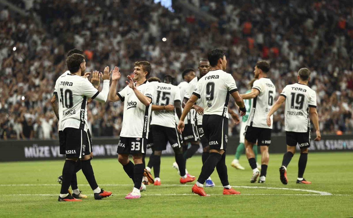 Beşiktaş, Zalgiris\'i 3-0 Yendi