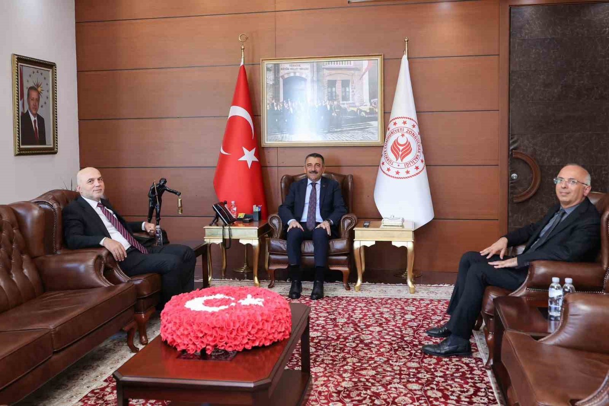 Prof. Dr. Ahmet Ulusoy Vali\'yi Ziyaret Etti