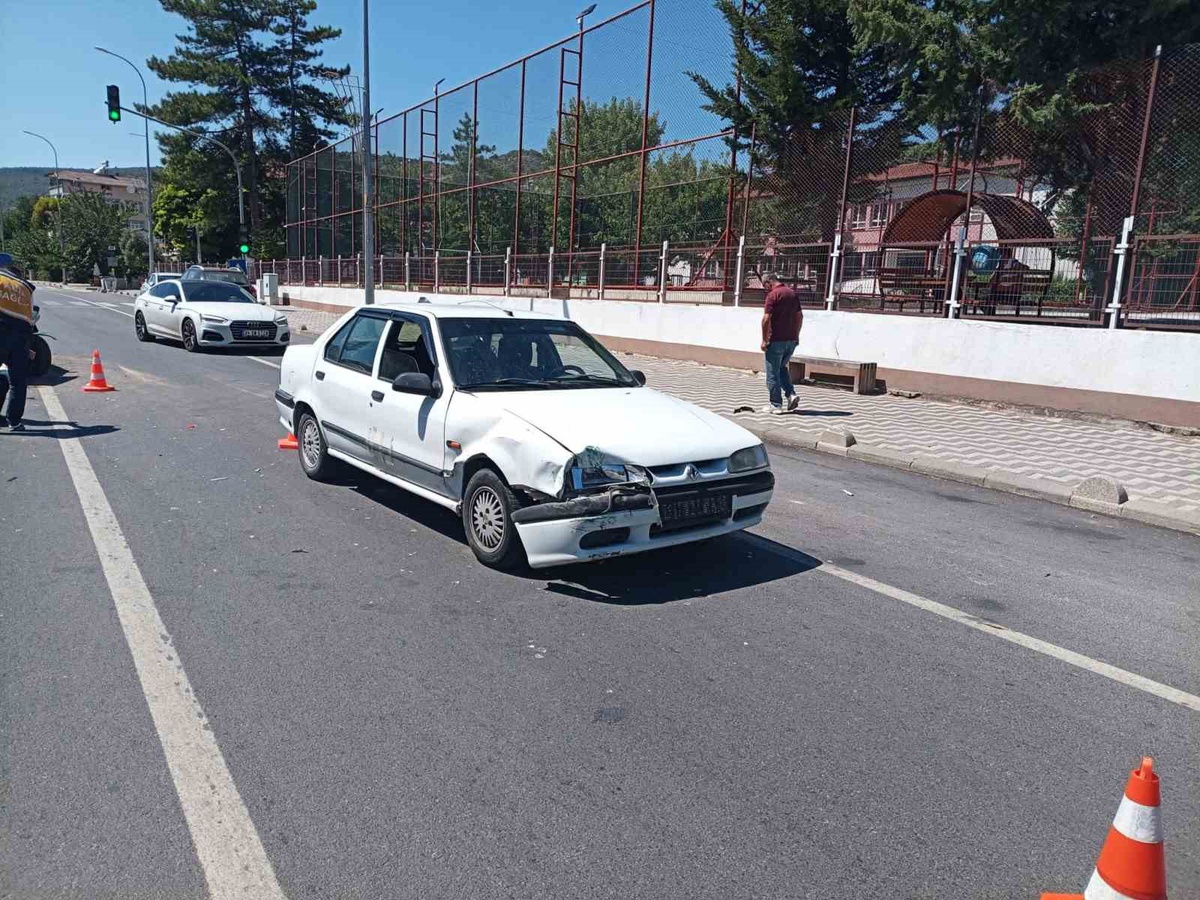 Bilecik\'te Trafik Kazası: 1 Yaralı