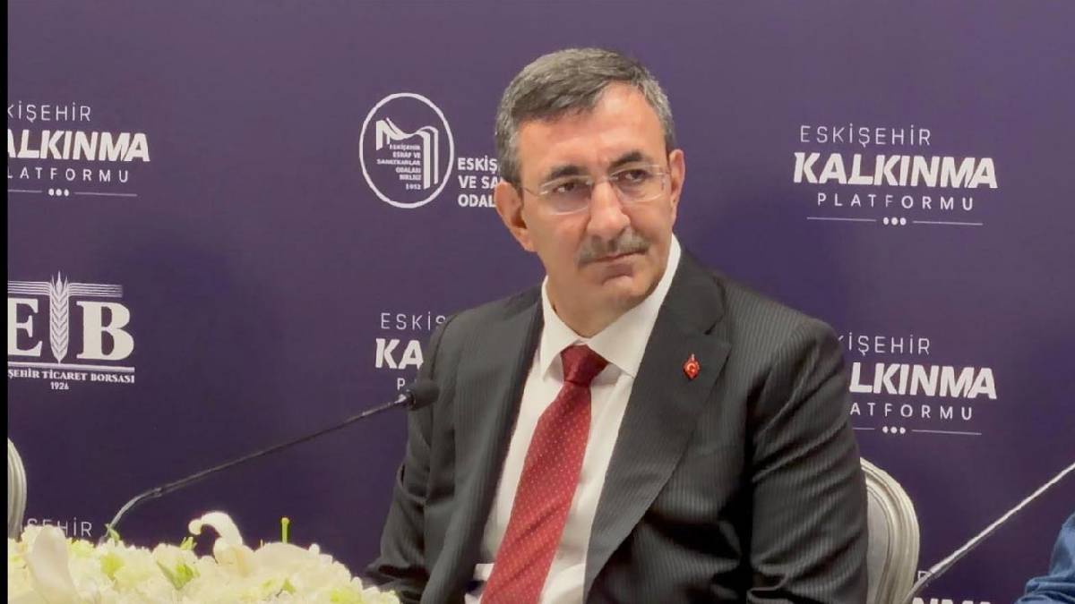 Cevdet Yılmaz Eskişehir\'de Ekonomi Toplantısında
