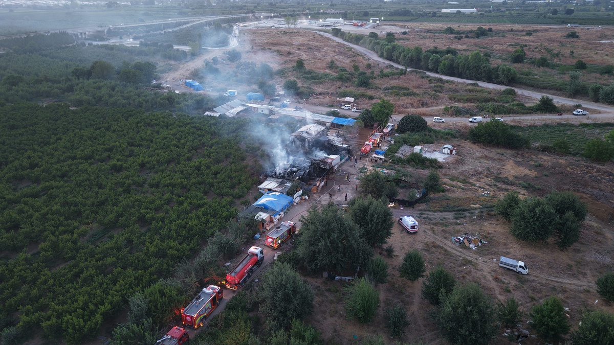 Bursa\'da Yangın: Çiftlik Kullanılamaz Hale Geldi