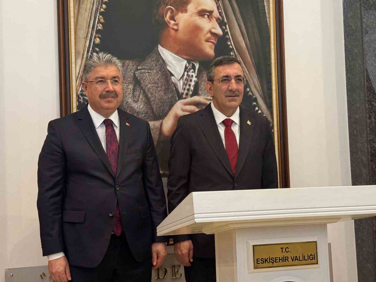 Cevdet Yılmaz Eskişehir\'de
