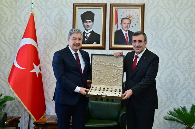 Cumhurbaşkanı Yardımcısı Yılmaz: Vatandaşın 'yastık altı' Merkez Bankası rezervinden büyük