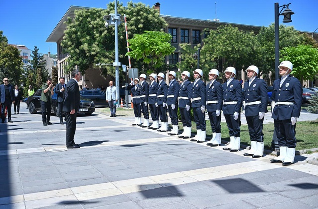 Cumhurbaşkanı Yardımcısı Yılmaz: Vatandaşın 'yastık altı' <a class='keyword-sd' href='/merkez-bankasi/' title='Merkez Bankası'>Merkez Bankası</a> rezervinden büyük