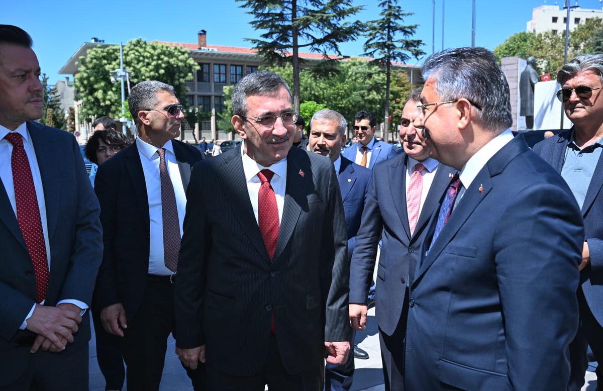 Cumhurbaşkanı Yardımcısı Yılmaz: Vatandaşın \'yastık altı\' Merkez Bankası rezervinden büyük