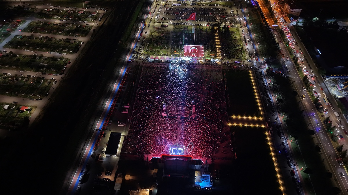 Buray Erzurum Festivali\'nde Coşturdu