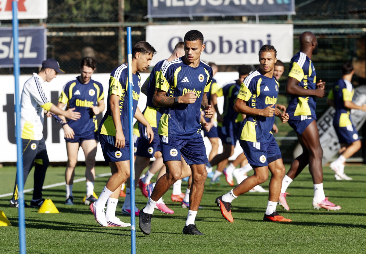 Fenerbahçe Konyaspor Maçına Hazırlanıyor