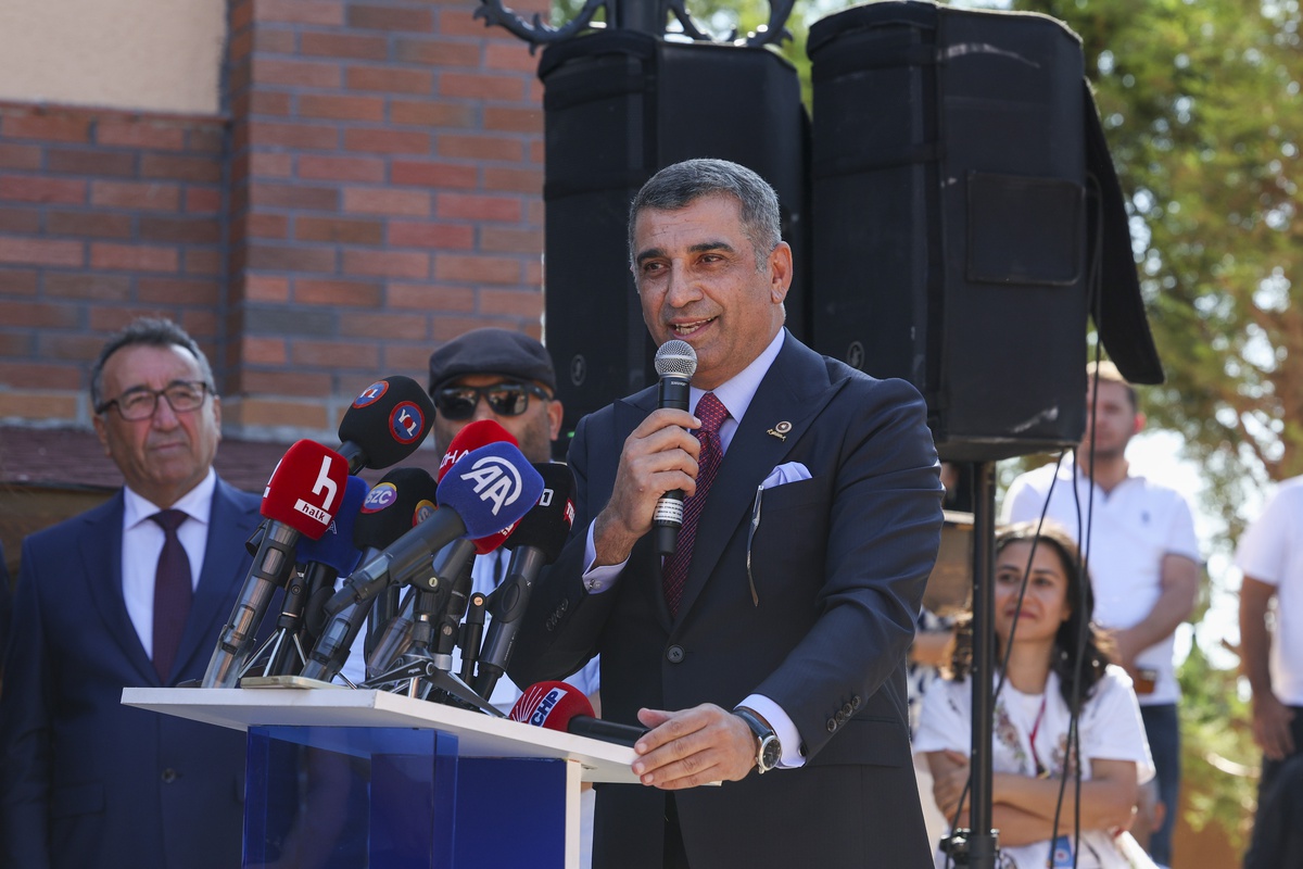 Gürsel Erol\'dan Genel Başkanlık Açıklaması