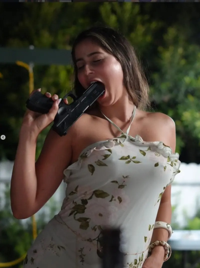 Influencer olmak uğruna akılalmaz vahşet! Evini ateşe verdi, çocuklarına sıcak mum döktü