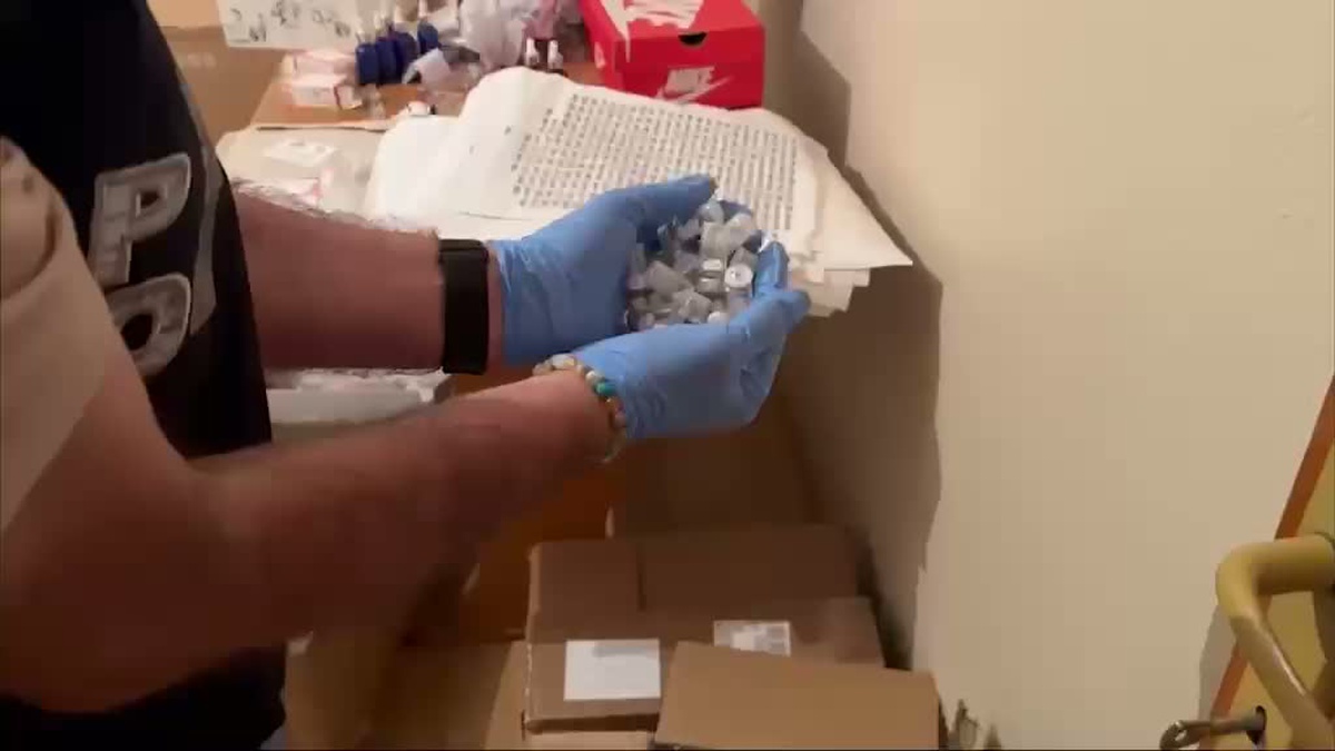 İzmir\'de Kaçak Steroid Operasyonu