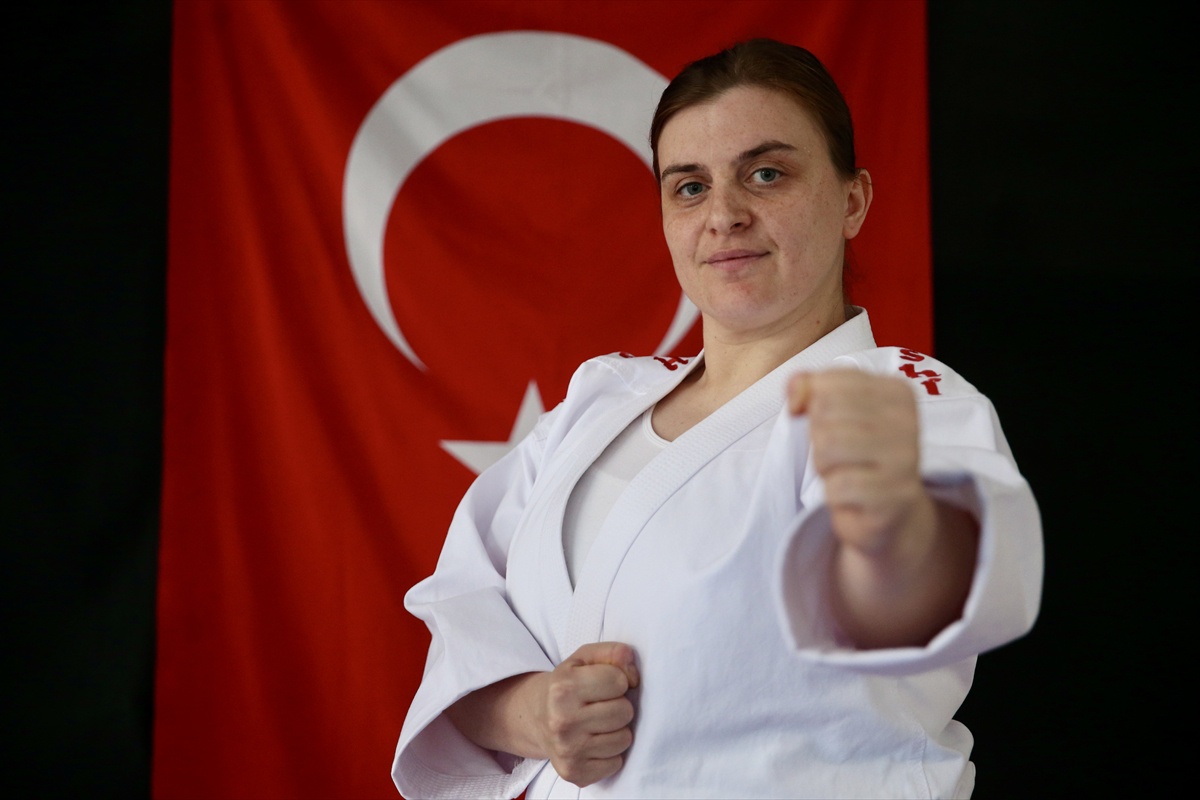 Dört Kız Annesi Karateci: Fisun Örek