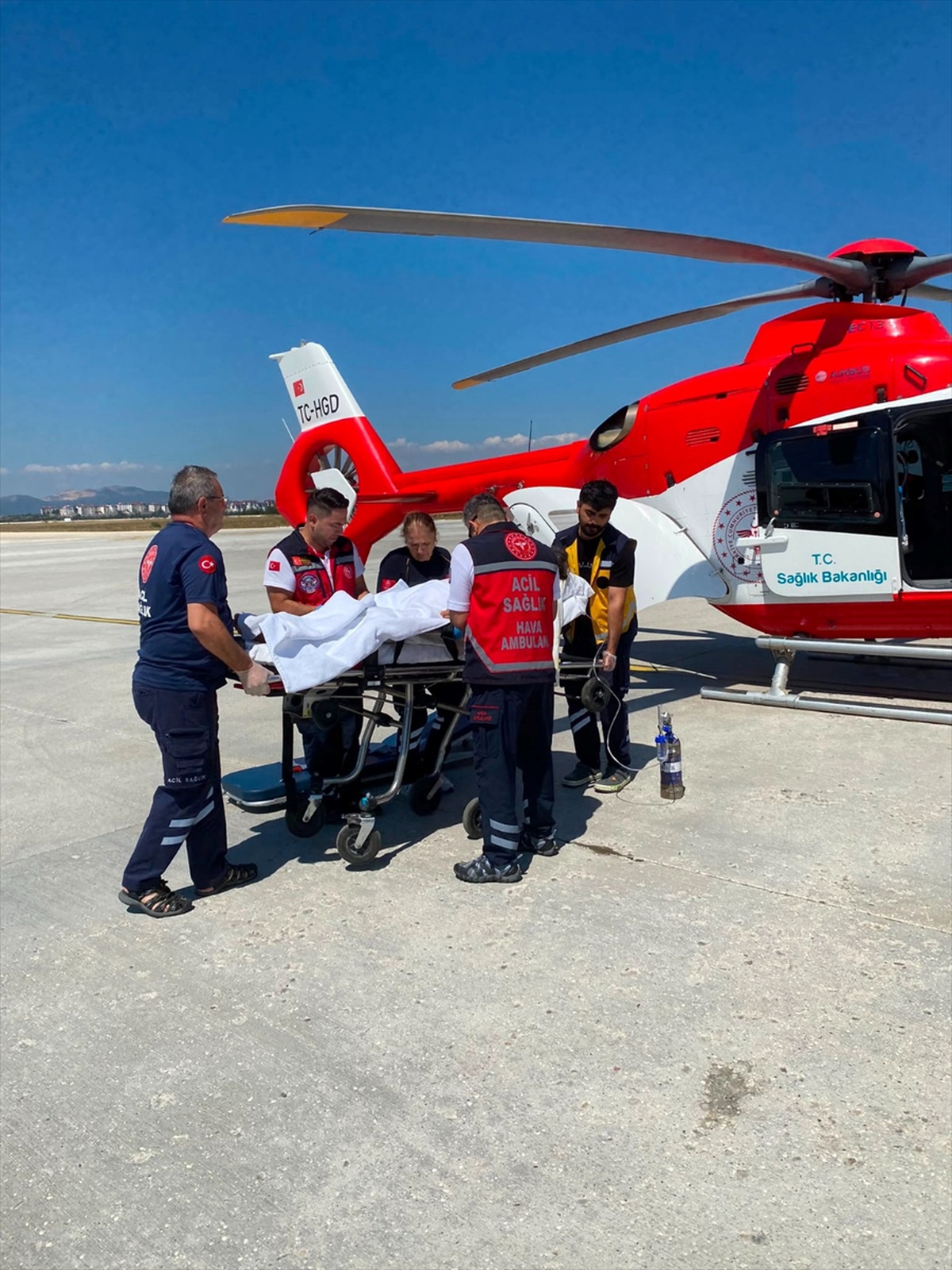 Kastamonu\'da İnme Geçiren Hasta Helikopterle Ankara\'ya Sevk Edildi