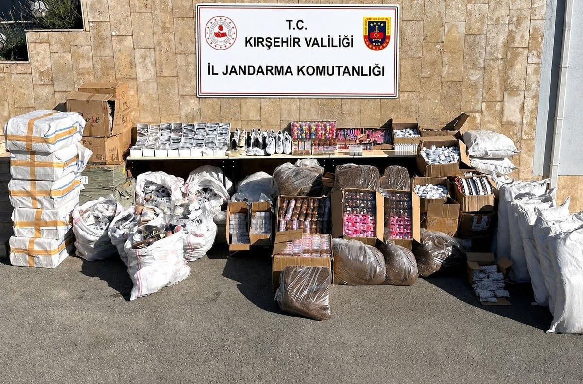 Kırşehir\'de Kaçak Eşya Operasyonu