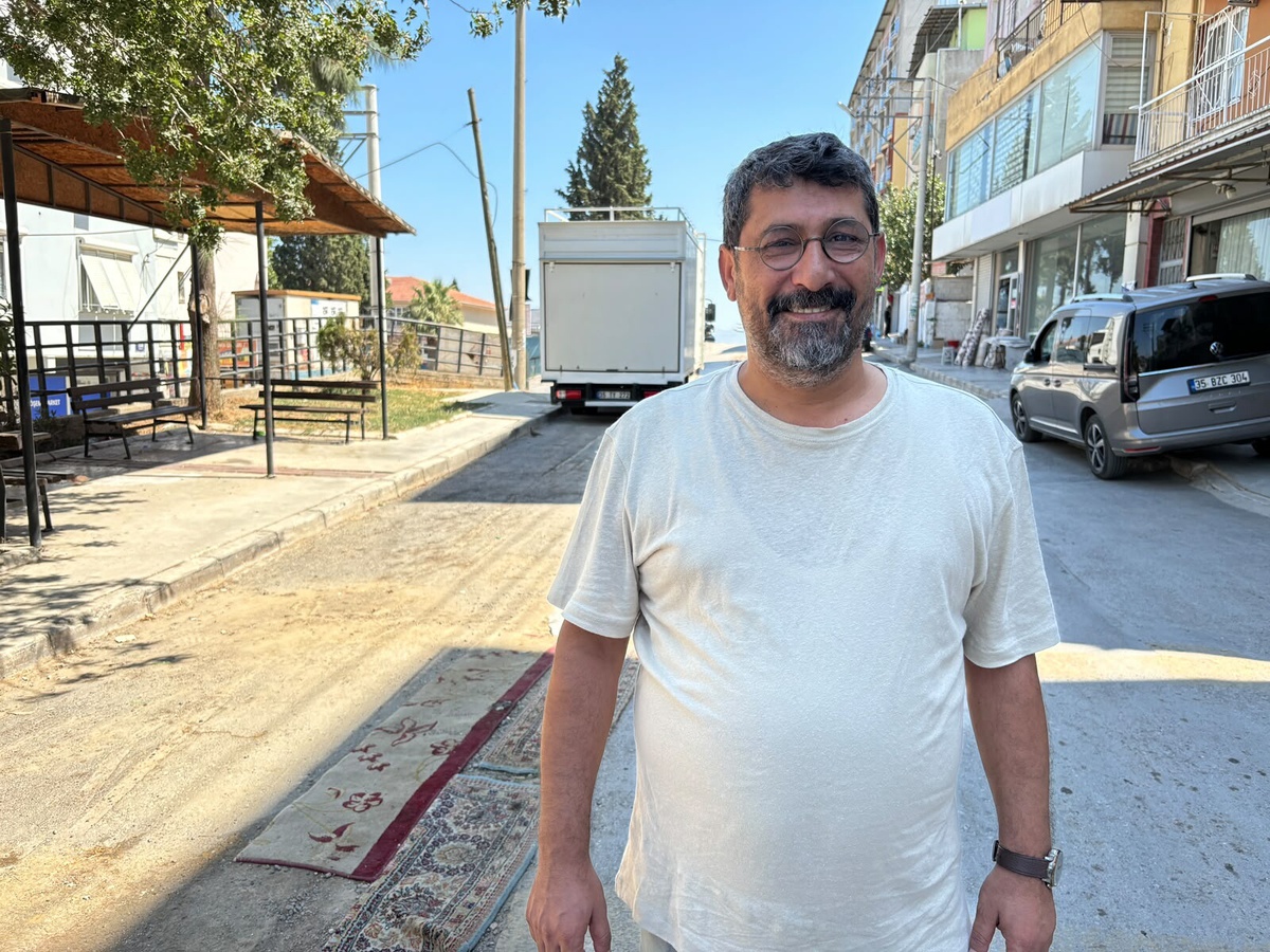 Konak\'ta Yol Çilesine Halı İle Çözüm