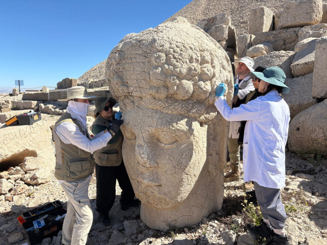 Nemrut’un dev heykellerine 5 yıllık koruma kalkanı