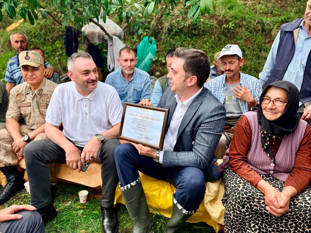 İmece Usulü 600 kg Fındık Bağışı