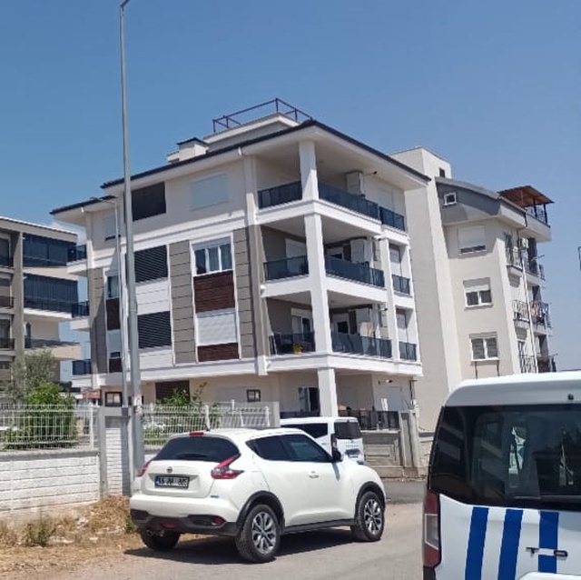 <a class='keyword-sd' href='/polis/' title='Polis'>Polis</a> memurunun sır dolu ölümü! 3 gün önce taşındığı evinde başından vurulmuş halde bulundu
