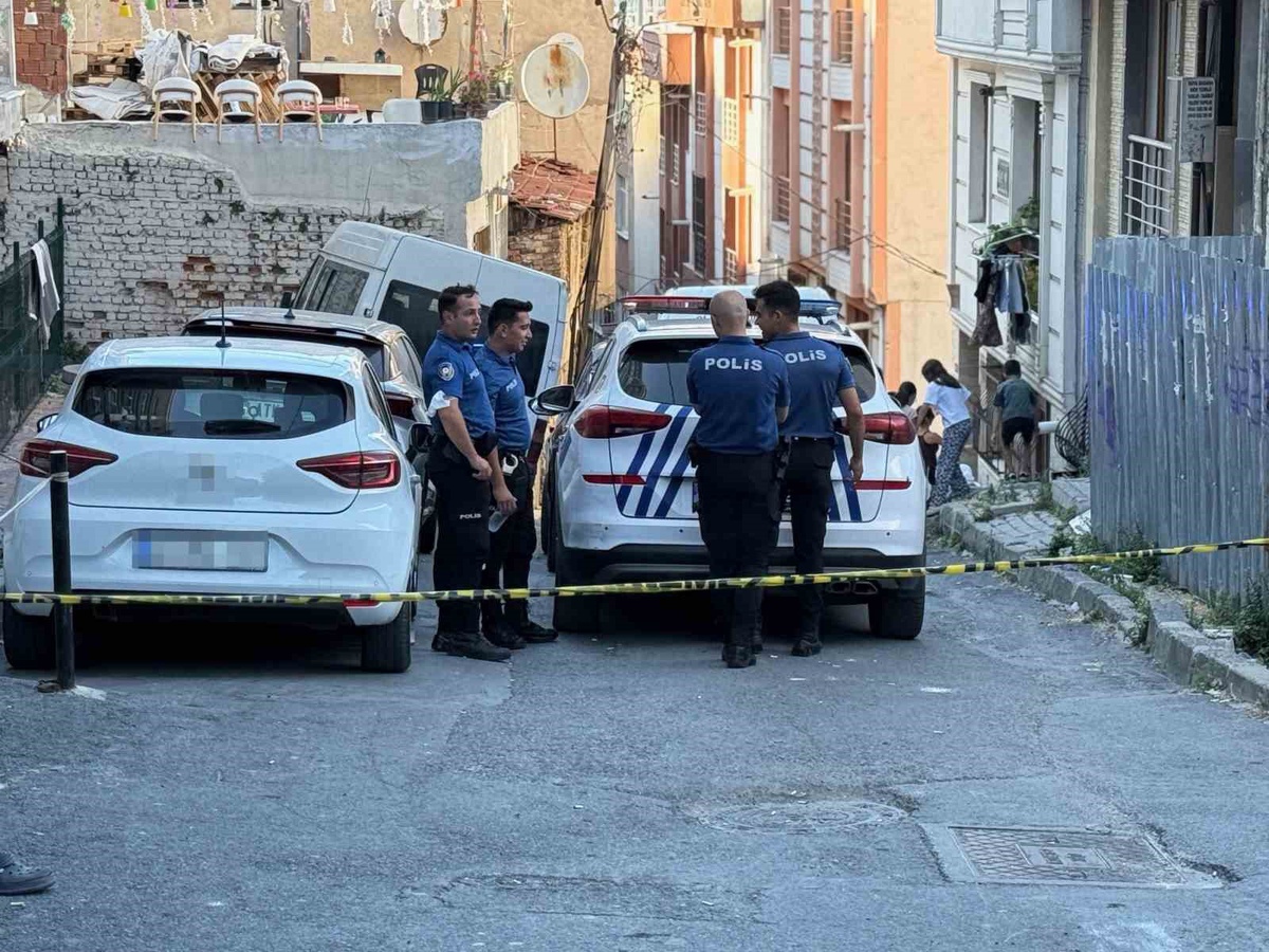 Evden gelen kötü koku acı gerçeği ortaya çıkardı, 25 yaşındaki genç ölü bulundu