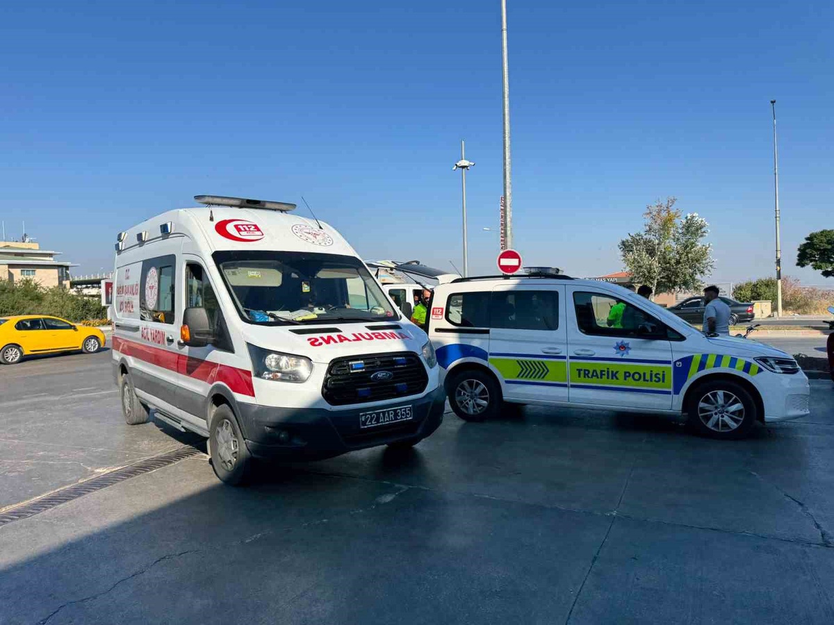 Edirne\'de Tırla Motosiklet Çarpıştı