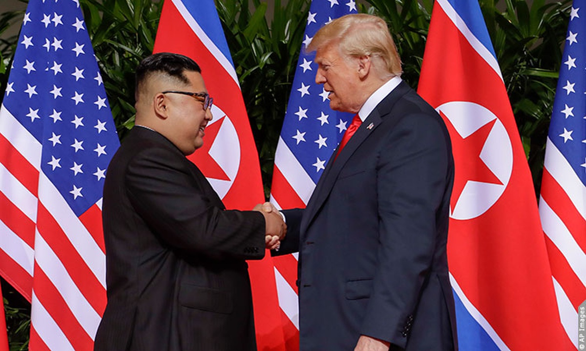 Trump, Kim Jong Un ile Görüşmeyi Bekliyor