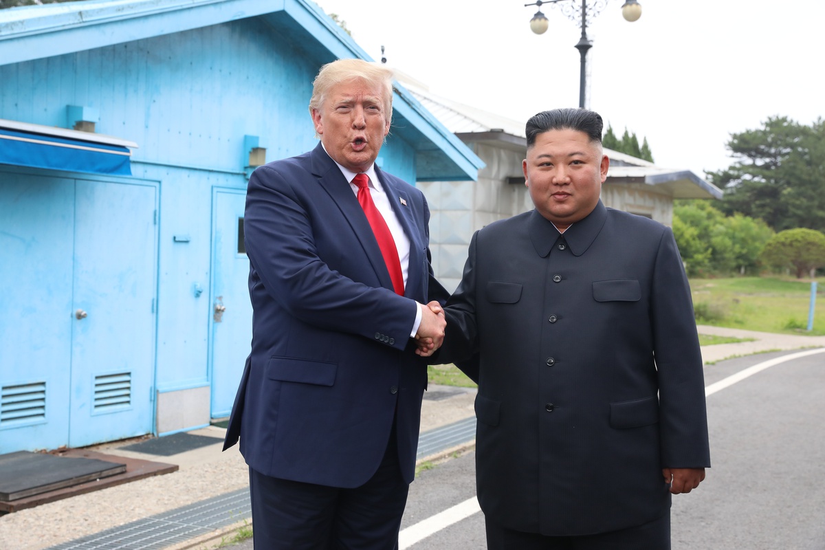 Trump, Kim ile Yeniden Görüşmeyi Planlıyor