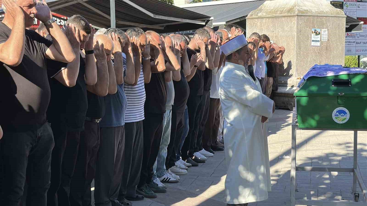 Üvey Oğul Tarafından Vurulan Baba Uğurlandı