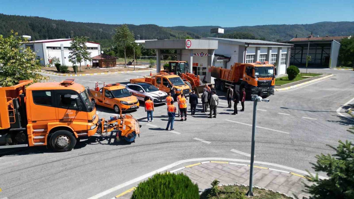 Vali Makas, Kaynaşlı\'da Ulaşım Çalışmalarını İnceledi