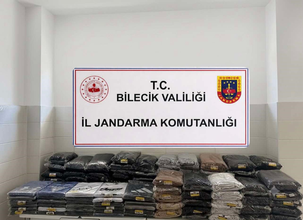 Bilecik\'te Otobüste 750 Bin TL\'lik Kaçak Giyim Ele Geçirildi
