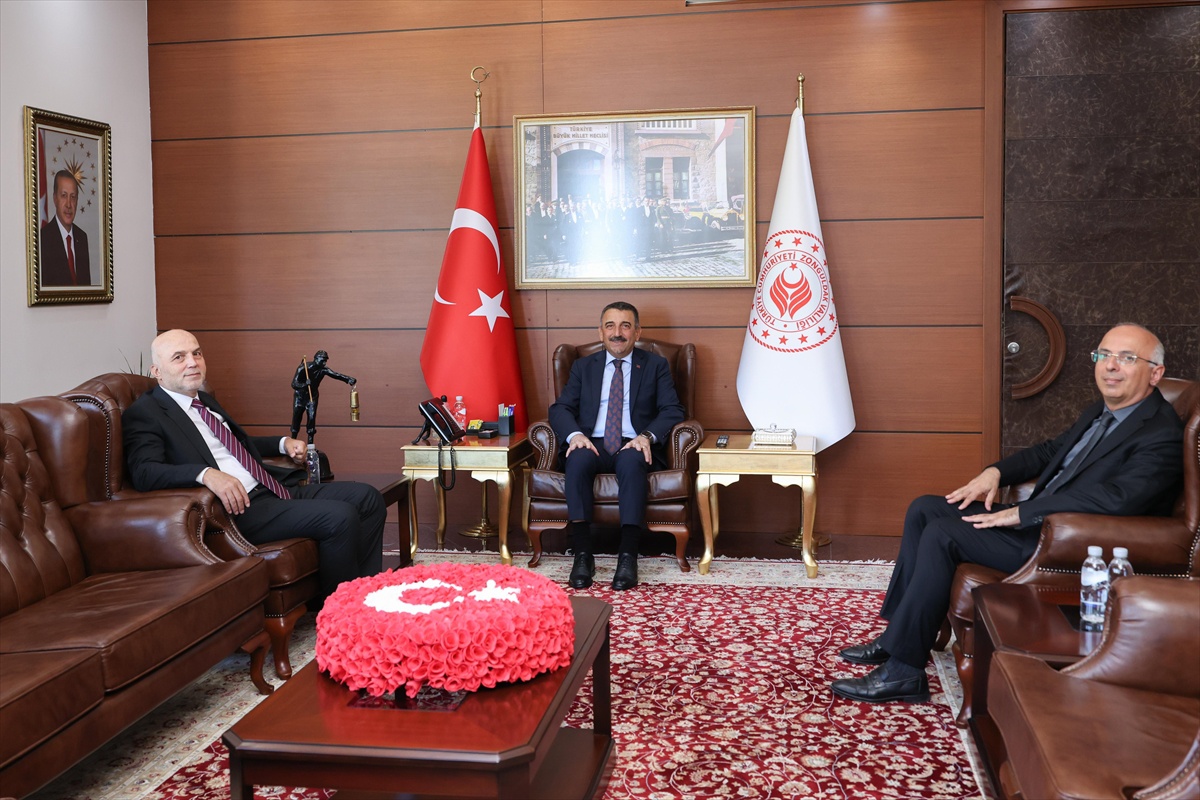 Yeni Rektör Ulusoy\'a Ziyaret