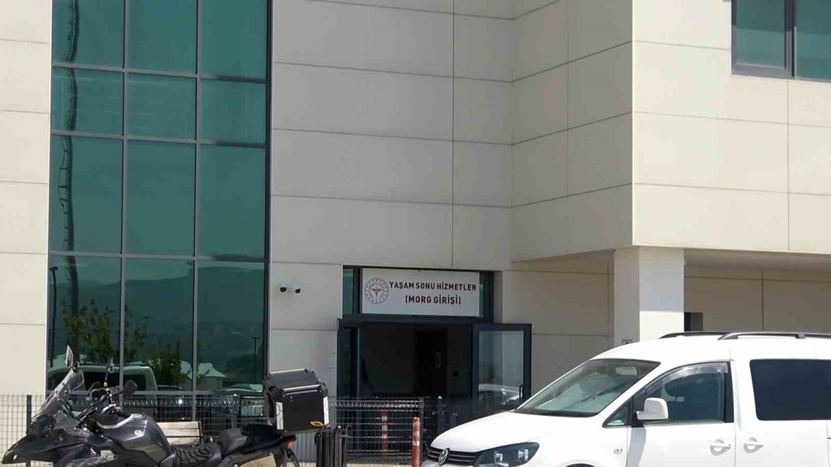 Yalova\'da Hamile Kadın Vuruldu, Bebek Kurtarıldı