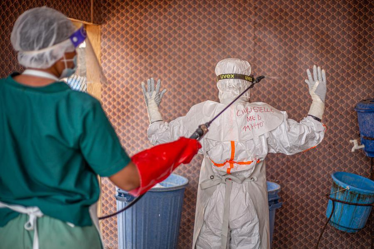 Kongo\'da Ebola Salgını: Gerçek Vaka Sayısı 15.000\'e Ulaşabilir